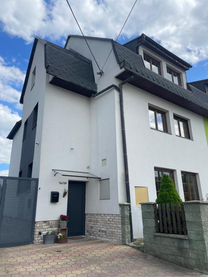 Apartment Dubnica Prejta 3 Dubnica nad Váhom Екстериор снимка